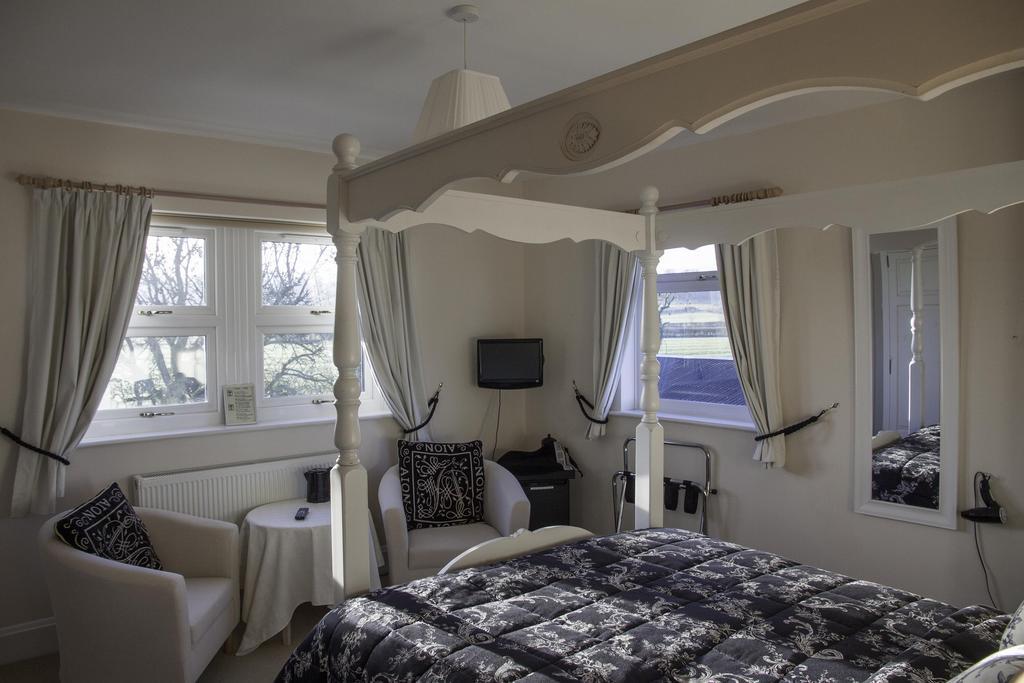 Rowde Avalon Lodge Bed And Breakfast חדר תמונה