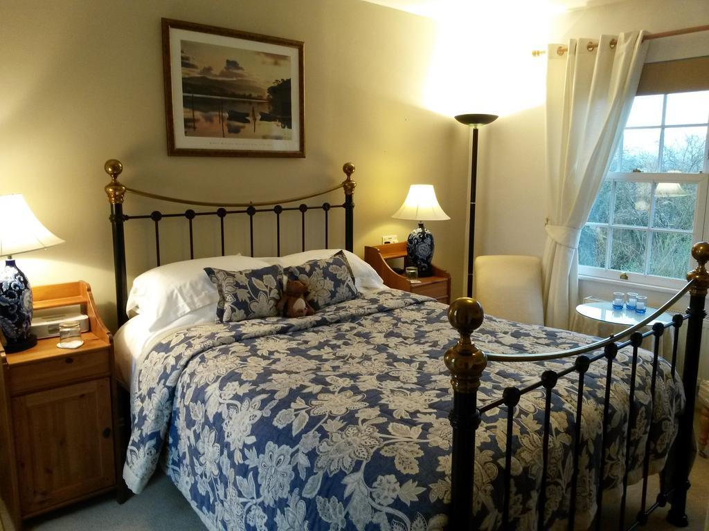 Rowde Avalon Lodge Bed And Breakfast חדר תמונה